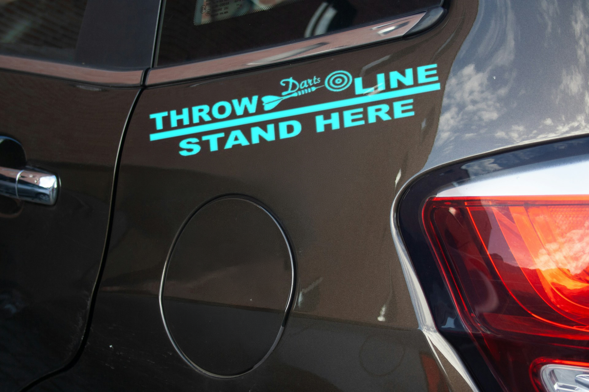 Dekal Throw Line Stand Here